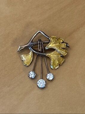Vintage MMA Cleo gold plated sterling silver brooch